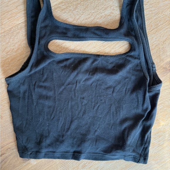 lululemon athletica Black ribbed crop tank - Picture 2 of 3